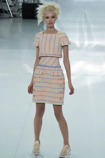 Look 17